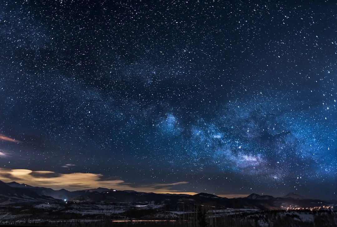 Langit malam berbintang, foto ilustrasi untuk halaman zodiak Libra