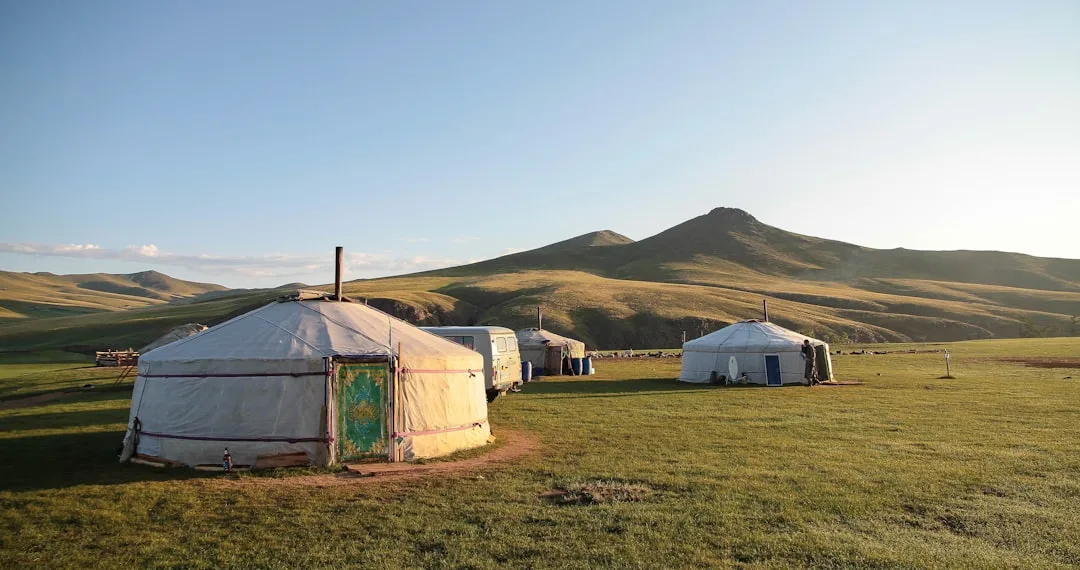 Jadwal draw MNG 4D malam - Mongolia traditional ger yurt landscape, daily 19:00 WIB