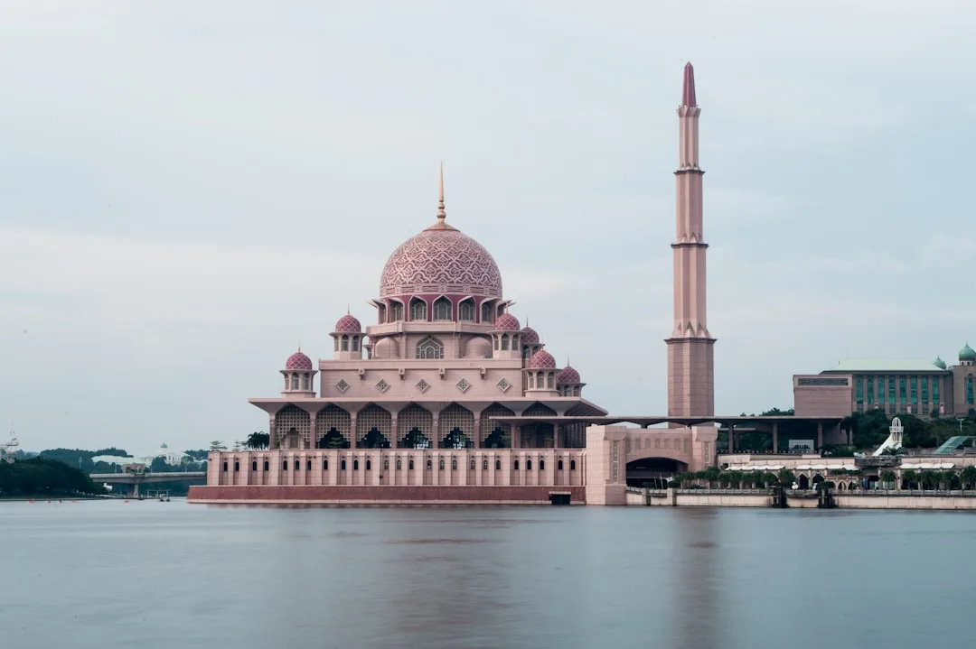Jadwal draw MYS 4D siang - Malaysia Putrajaya mosque architecture, daily 12:30 WIB