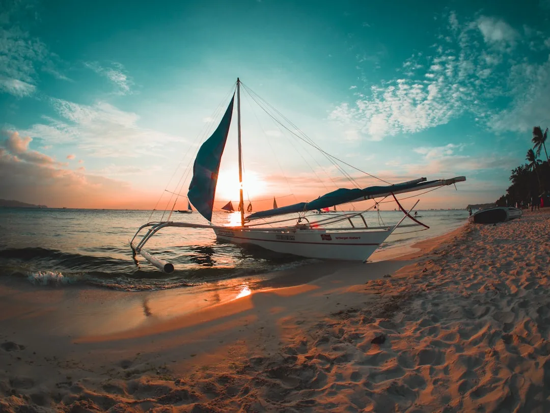 Jadwal draw PCSO 3× per minggu - Philippines Boracay beach paradise, PCSO Sen/Rab/Jum 20:00 WIB