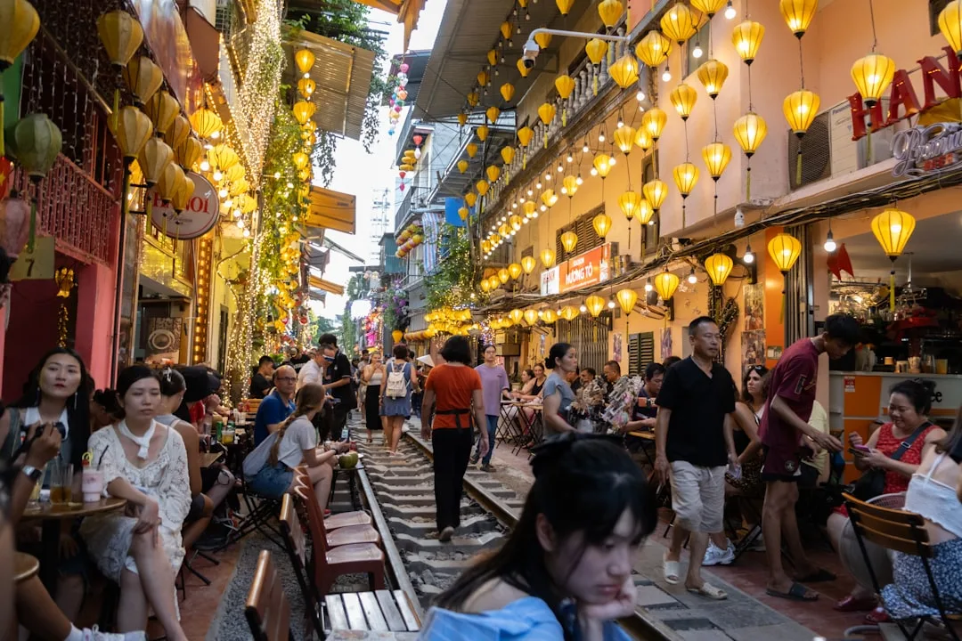 Jadwal draw VNM 4D sore - Hanoi Vietnam old quarter street, daily 17:50 WIB