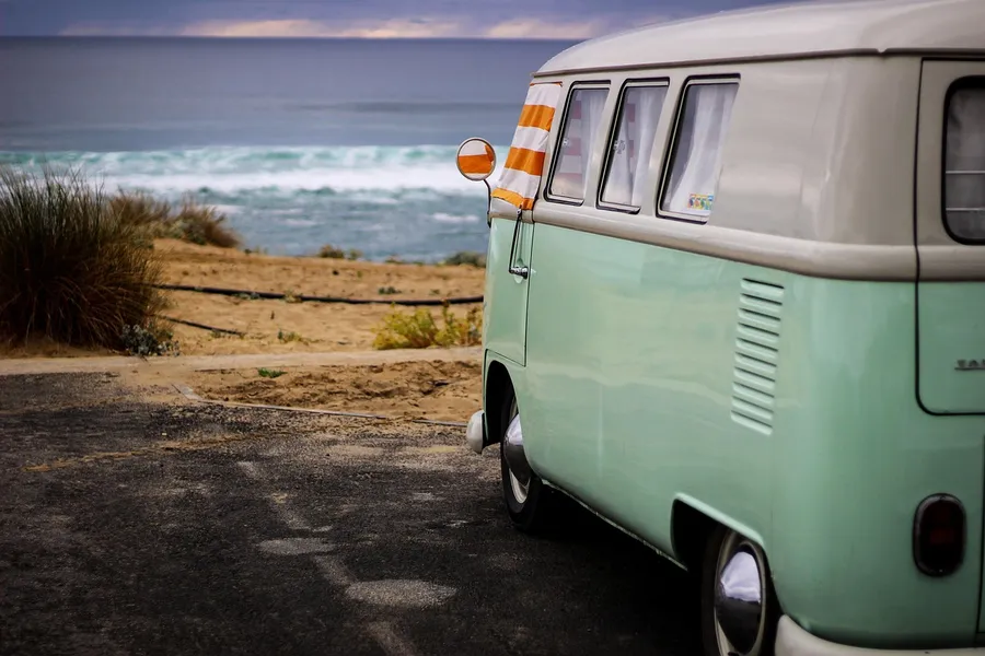 Ilustrasi mimpi bemo — minibus, view, panorama, views, nature, sea view, sea, ocean, parking, vacation, camper, minibus, minibus, minibus, camper, camper, camper, camper, camper