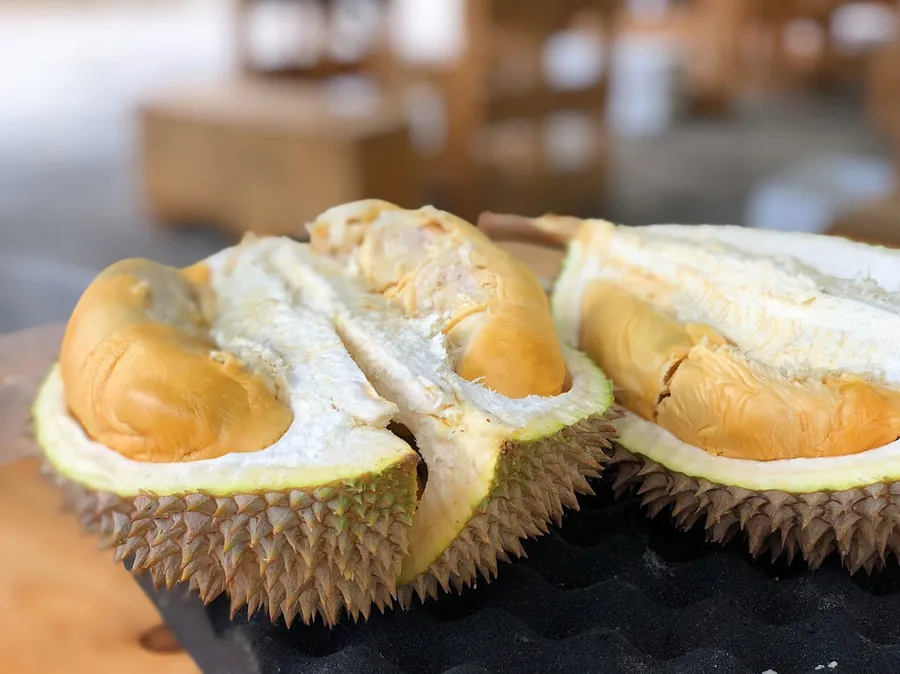 Ilustrasi mimpi duren — shallow focus photo of sliced fruit