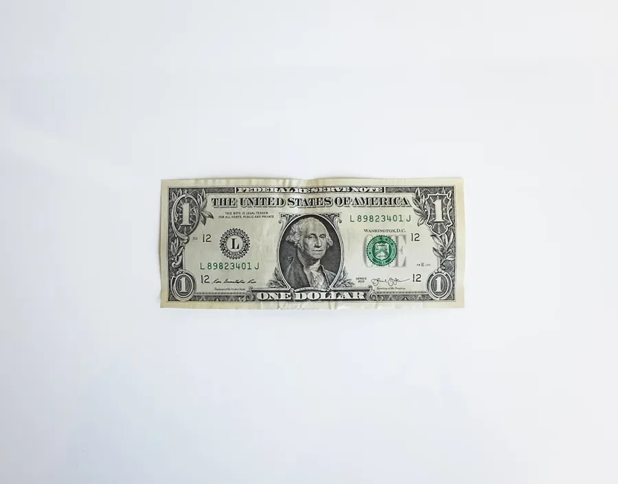 Ilustrasi mimpi nemu uang — 1 U.S. dollar banknote