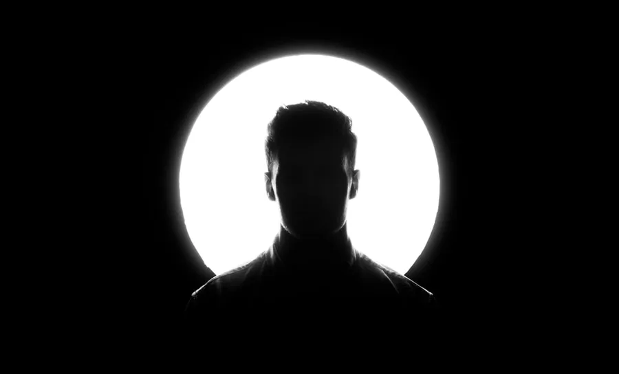 Ilustrasi mimpi orang telanjang — silhouette of man