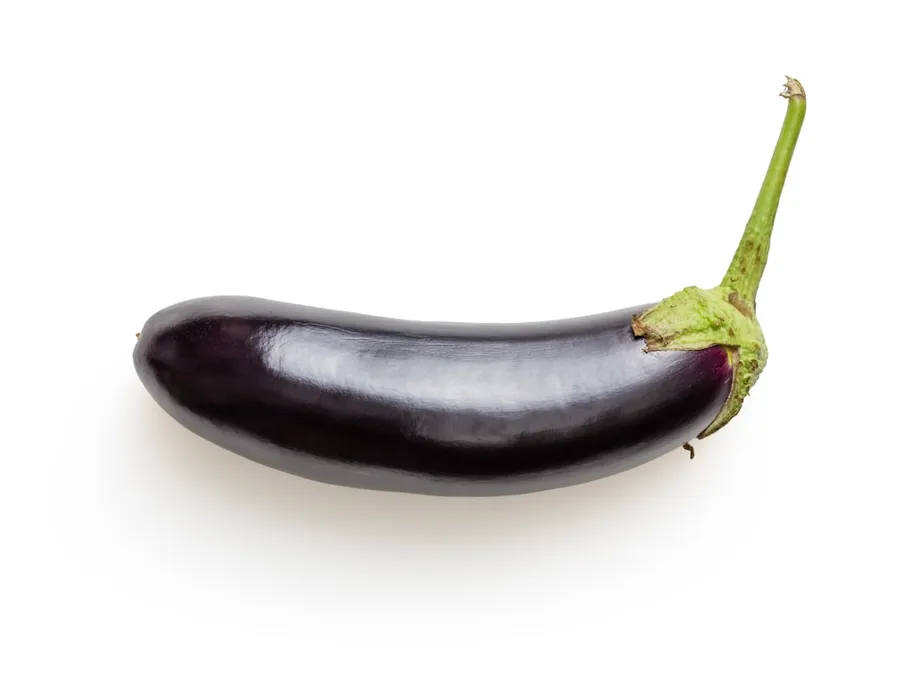 Ilustrasi mimpi terong — black and green chili pepper
