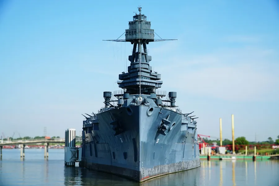 Ilustrasi mimpi yamato — gray battleship on body of water during daytime